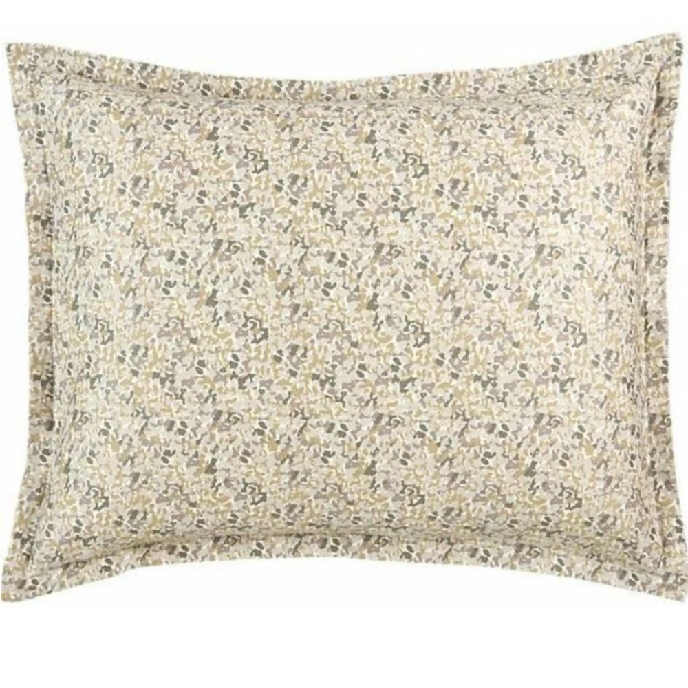 Crate & and Barrel CLOVE Standard PILLOW CASES x 2- New NWOT